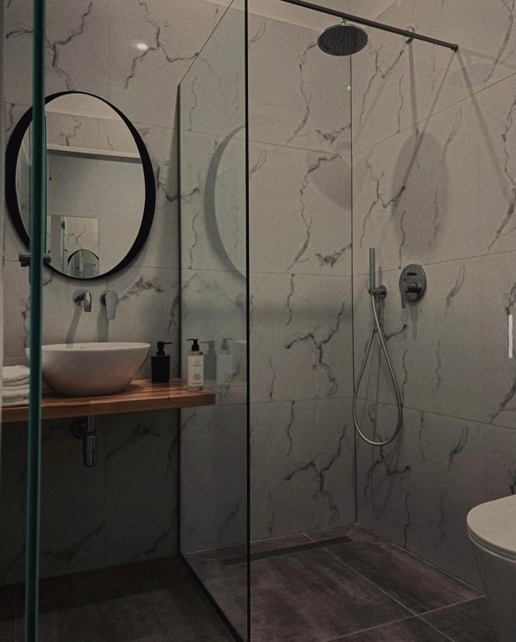 Merly Hotel Permet Bagian luar foto